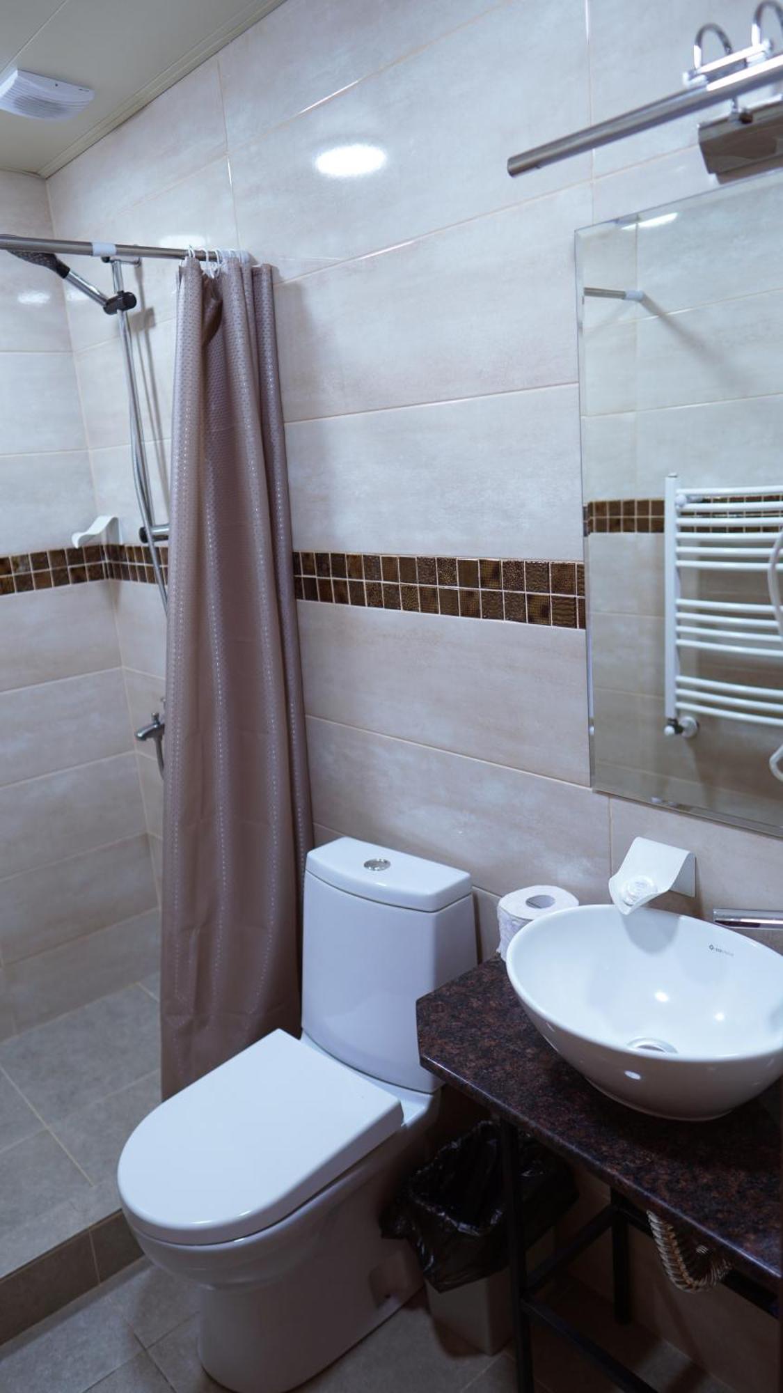 Archil And Nino Gigauri Guest House Kazbegi Luaran gambar