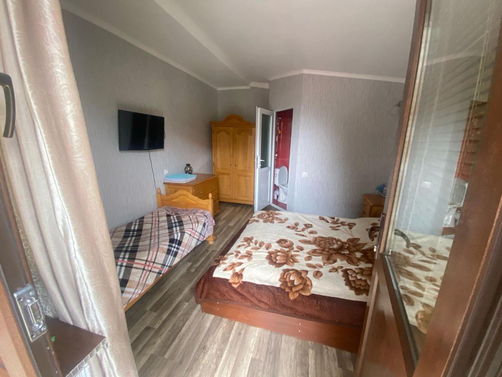 Archil And Nino Gigauri Guest House Kazbegi Luaran gambar