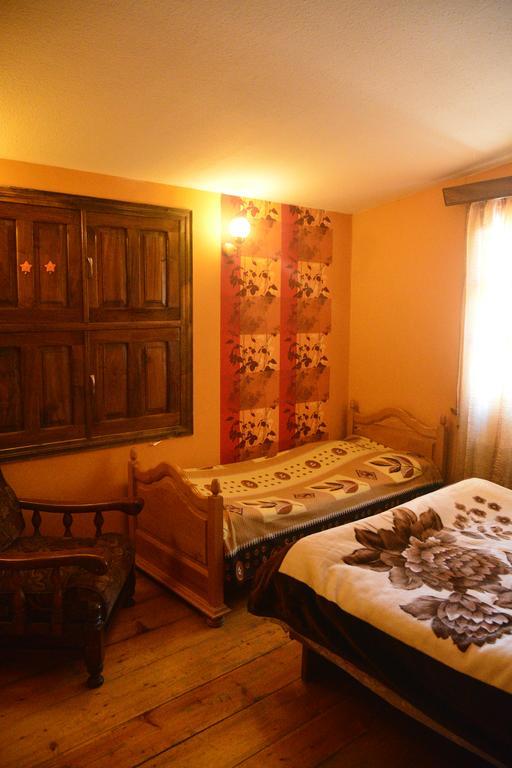 Archil And Nino Gigauri Guest House Kazbegi Luaran gambar
